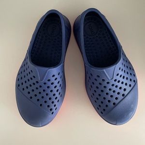 Toms water shoes child size 8